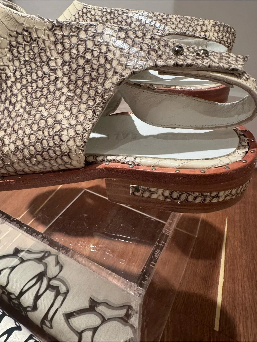 Freda Salvador, the  ‘Rush’ Cream & Taupe Snakeskin Slingback Shoes. Size 9.5